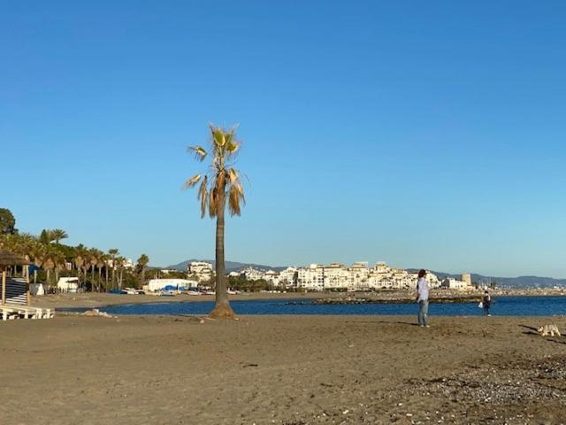 Palmsea Marbella-Estepona Buenas Noches Esterno foto